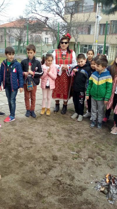 Баба Марта на гости на първи клас - Средно училище Отец Паисий, Куклен