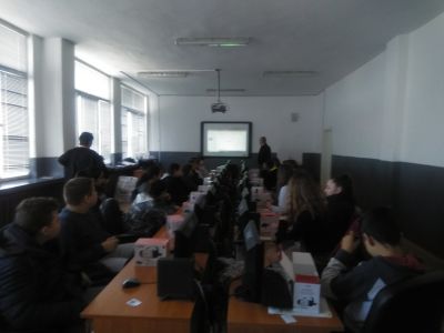 НАЦИОНАЛНА ПРОГРАМА "ИТ БИЗНЕСЪТ ПРЕПОДАВА"  - Средно училище Отец Паисий, Куклен