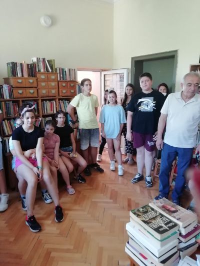 Посещение на библиотеката в НЧ "Н.Й. Вапцаров", гр. Куклен 4