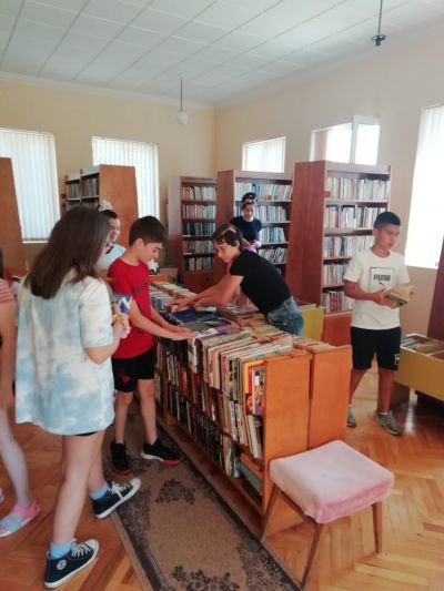 Посещение на библиотеката в НЧ "Н.Й. Вапцаров", гр. Куклен 6