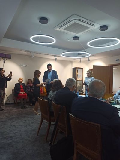 Получаване на наградата на Международна фондация "Св. Св. Кирил и Методий" - Средно училище Отец Паисий, Куклен