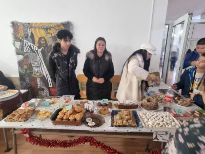 Коледен базар - 19 декември 2022 година - Средно училище Отец Паисий, Куклен