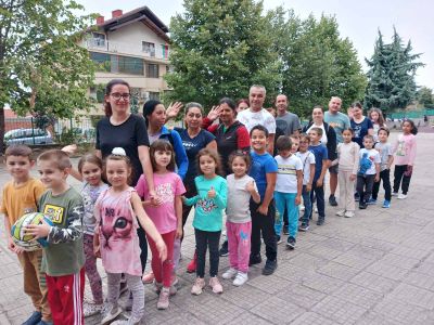 Спортен празник "Мама, татко и аз и моят учител" 3