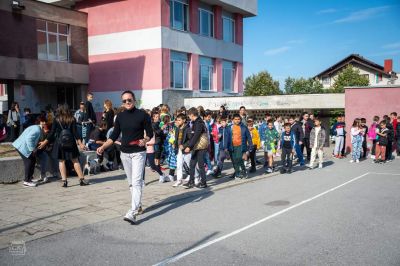 Участие в спортна активност на 19.10.2023г. - представяне на спорта Пикълбол. - Средно училище Отец Паисий, Куклен