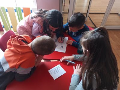 Училищен кръг на викторина по БДП "Да запазим децата на пътя" - Средно училище Отец Паисий, Куклен