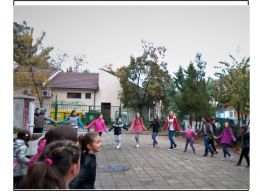 НАЧАЛОТО НА ВСЕКИ УЧЕБЕН ДЕН - Средно училище Отец Паисий, Куклен