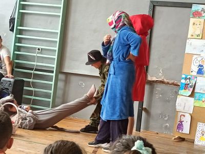 Маратон на четенето април 2022 - Приказките оживяват - Средно училище Отец Паисий, Куклен