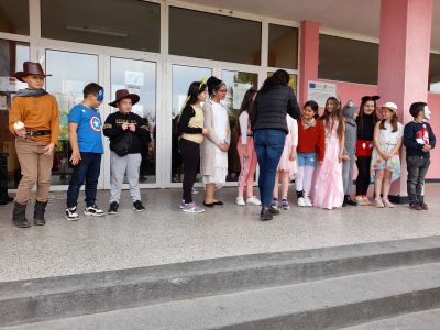 Парад на приказните герои 1 - Средно училище Отец Паисий, Куклен