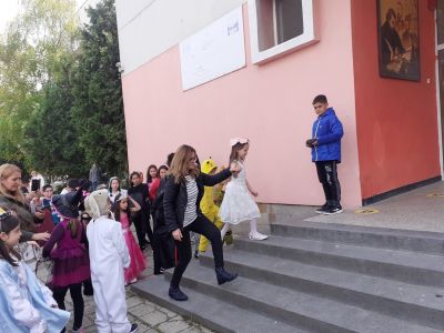 Парад на приказните герои 5 - Средно училище Отец Паисий, Куклен