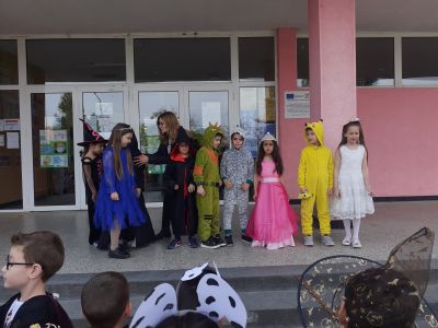 Парад на приказните герои 5 - Средно училище Отец Паисий, Куклен