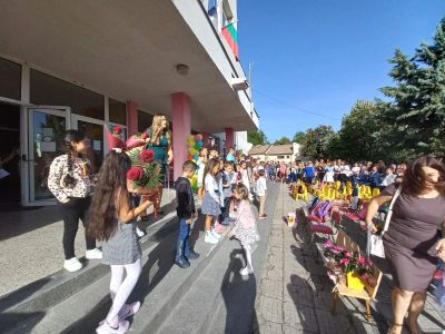 6 - Средно училище Отец Паисий, Куклен