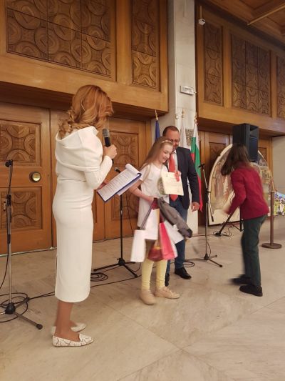 Конкурс за рисунка-Символ на доброто - Средно училище Отец Паисий, Куклен