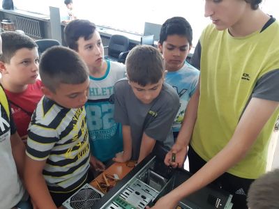 вп1 - Средно училище Отец Паисий, Куклен