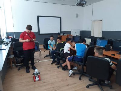 вп2 - Средно училище Отец Паисий, Куклен