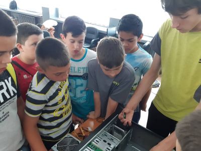 вп19 - Средно училище Отец Паисий, Куклен