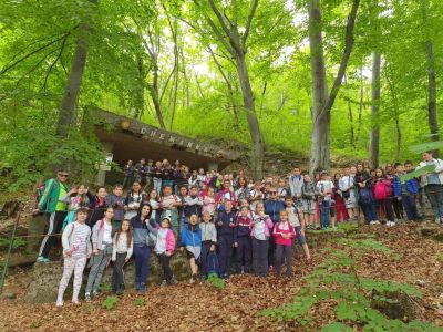 Екскурзия до гр.Пещера на третите и втори "б" класове - Средно училище Отец Паисий, Куклен