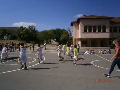 28 - Средно училище Отец Паисий, Куклен