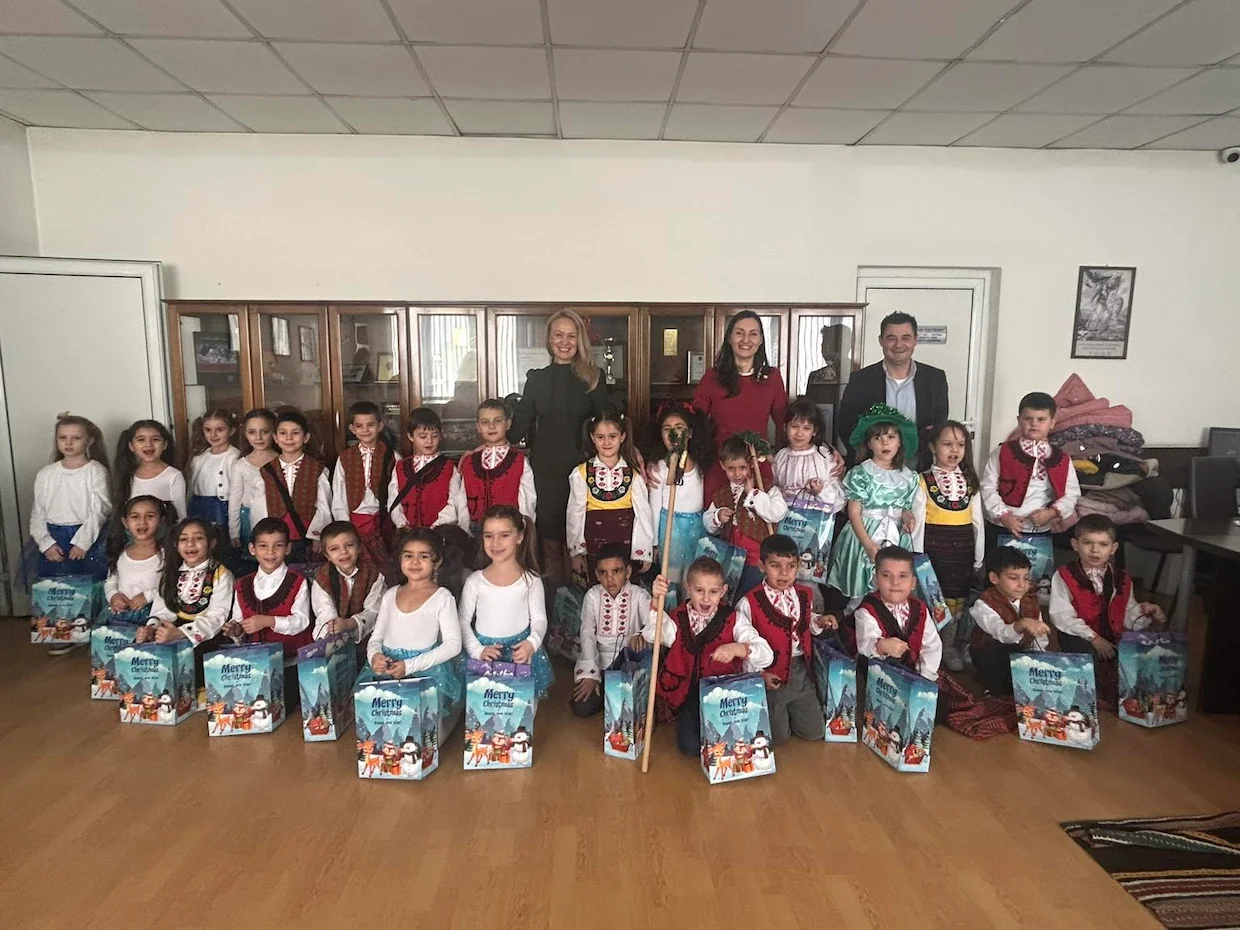 Коледен поздрав - Средно училище Отец Паисий, Куклен