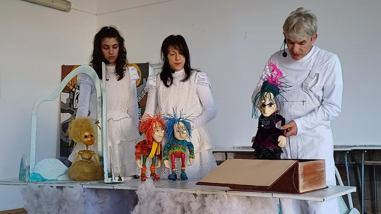 Посещение на куклен театър - Средно училище Отец Паисий, Куклен